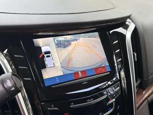 Used 2020 Cadillac Escalade Luxury AWD/4WD image 28