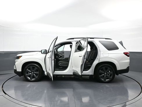 Certified 2023 Honda Pilot Sport image 42