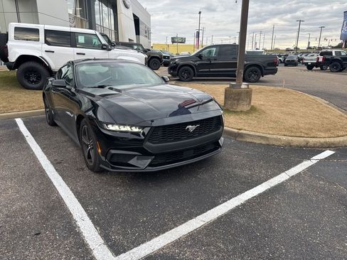 Used 2024 Ford Mustang Coupe image 2