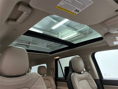 Used 2022 Lincoln Navigator L Reserve image 14