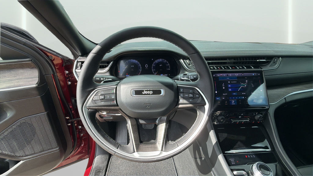 Used 2025 Jeep Grand Cherokee L Limited AWD/4WD image 13