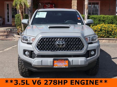 Used 2019 Toyota Tacoma TRD Sport image 3