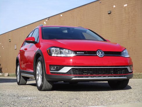 Used 2018 Volkswagen Golf Alltrack SE image 93