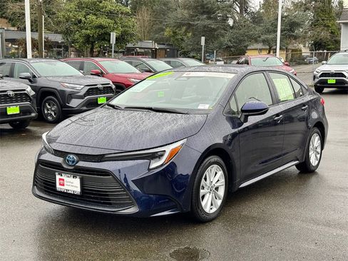 Certified 2024 Toyota Corolla LE image 3