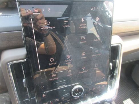 New 2026 GMC Yukon Denali Ultimate AWD/4WD image 18