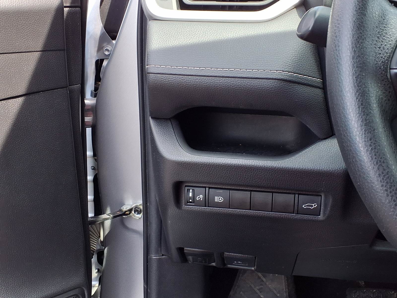 Used 2022 Toyota RAV4 XLE w/ Convenience Package FWD image 14