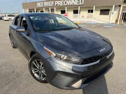 Used 2022 Kia Forte LXS w/ LXS Technology Package FWD image 13