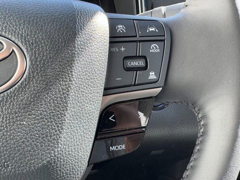 New 2026 Toyota Camry Hybrid FWD image 13