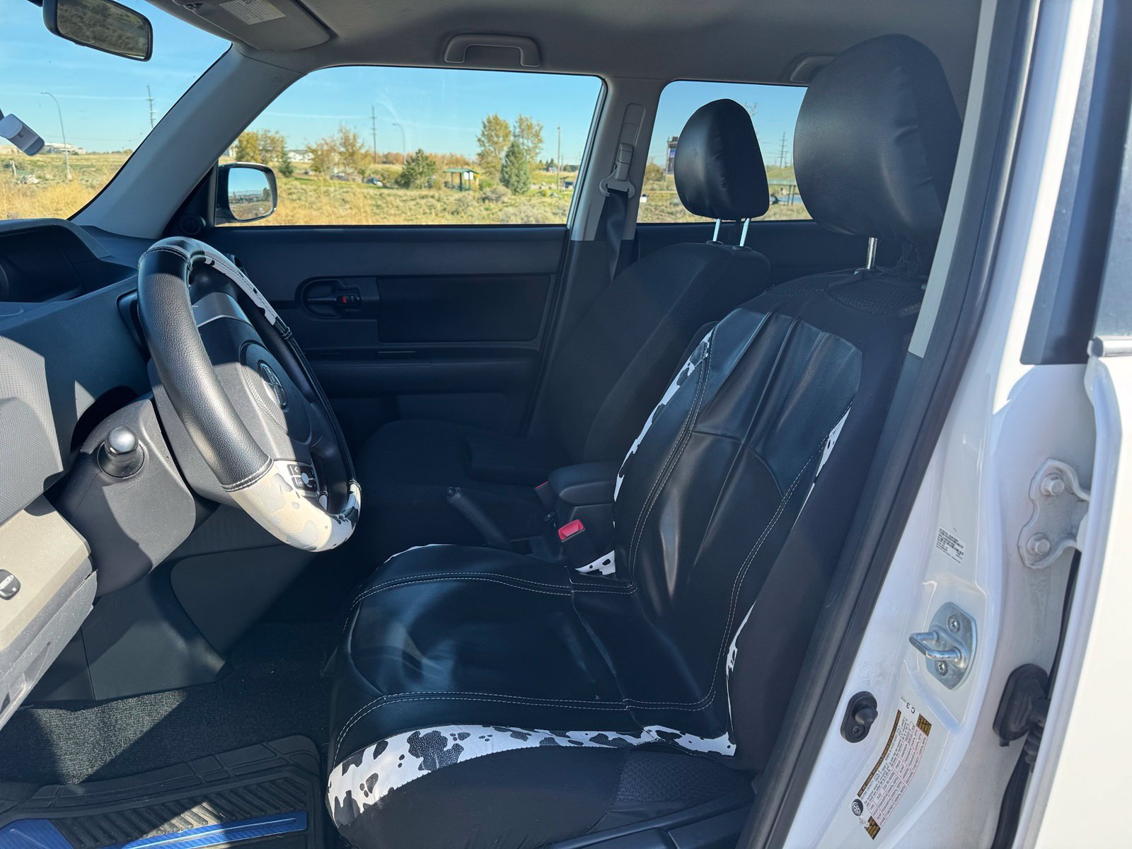 Used 2008 Scion xB FWD image 7