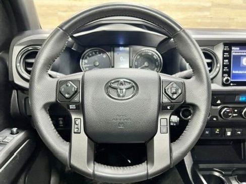 Used 2023 Toyota Tacoma TRD Off-Road w/ Technology Package AWD/4WD image 8