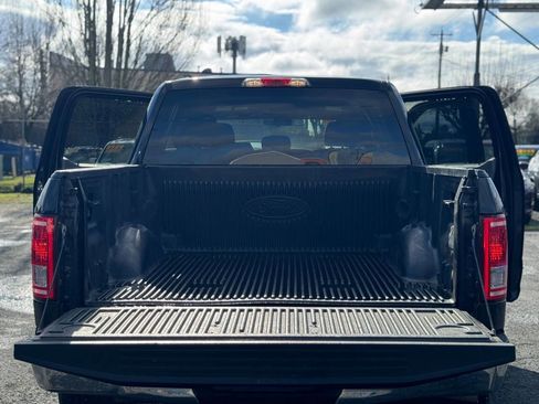 Used 2015 Ford F150 XLT image 11