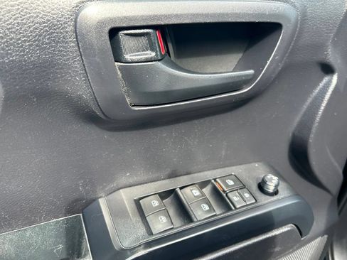 Used 2020 Toyota Tacoma SR AWD/4WD image 14