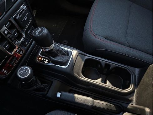 New 2026 Jeep Wrangler Unlimited Rubicon w/ Xtreme 35 Tire Package image 20