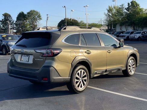 Used 2023 Subaru Outback Premium AWD/4WD image 7