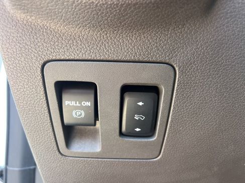 Used 2019 Ford Expedition XLT w/ Equipment Group 202A RWD image 27