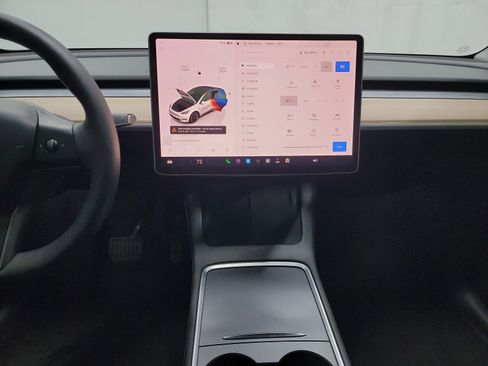 Used 2023 Tesla Model Y Long Range image 19