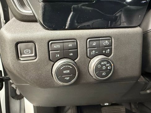 Used 2024 Chevrolet Silverado 2500 LTZ image 17
