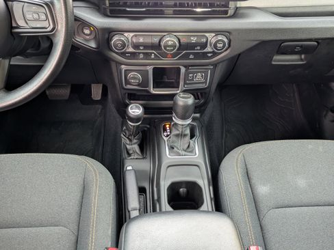 Used 2024 Jeep Gladiator Sport image 24