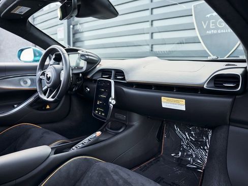 Used 2025 McLaren Artura Spider RWD image 35