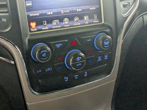 Used 2015 Jeep Grand Cherokee Limited w/ Trailer Tow Group IV AWD/4WD image 17