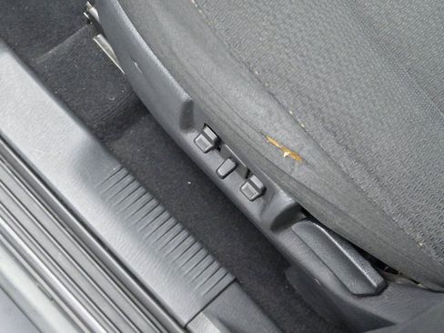 Used 2004 Jeep Grand Cherokee Laredo RWD image 13