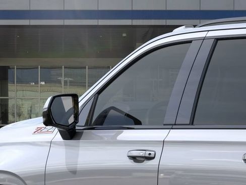 New 2026 Chevrolet Suburban Z71 w/ Z71 Off-Road Package AWD/4WD image 12