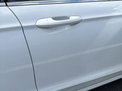 Used 2019 Ford Fusion SE FWD image 15
