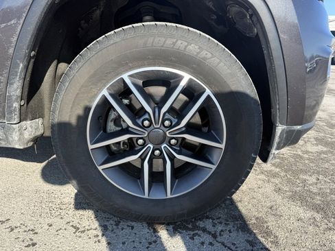 Used 2021 Jeep Grand Cherokee Limited image 4