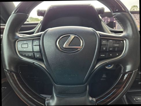 Used 2020 Lexus ES 300h w/ Premium Package FWD image 23