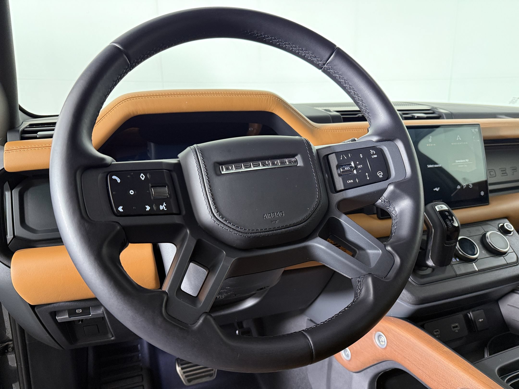 Certified 2024 Land Rover Defender 110 X AWD/4WD image 11