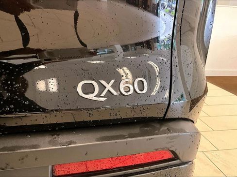 Used 2025 INFINITI QX60 Luxe w/ Vision Package FWD image 28