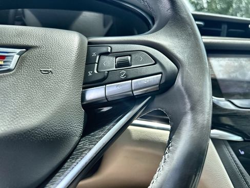 Used 2021 Cadillac XT6 Premium Luxury FWD image 32