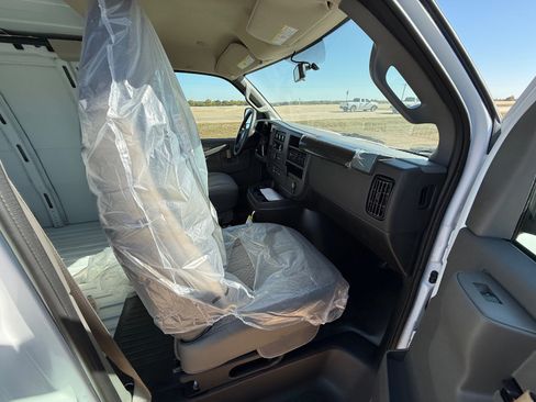 New 2025 Chevrolet Express 3500 Extended w/ Driver Convenience Package image 14