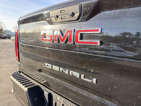 Used 2022 GMC Sierra 3500 Denali w/ Denali Black Diamond Edition image 34
