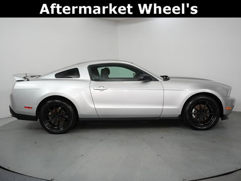 Used 2012 Ford Mustang Coupe image 5