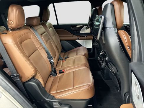 Used 2023 Lincoln Aviator Grand Touring w/ Equipment Group 301A AWD/4WD image 30
