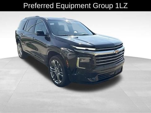 Certified 2025 Chevrolet Traverse High Country FWD image 4