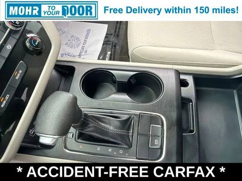 Used 2018 Kia Sedona LX FWD image 23