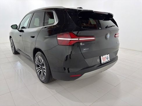 Used 2025 BMW X3 xDrive30i w/ Premium Package image 3