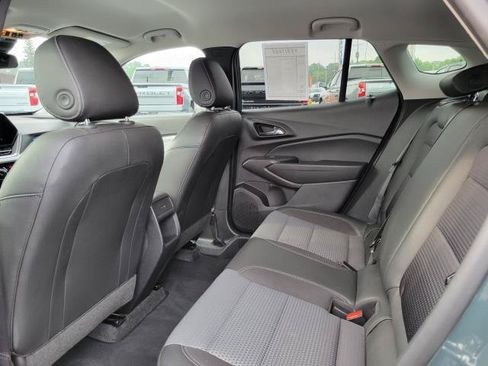Used 2025 Chevrolet Trax LT FWD image 25
