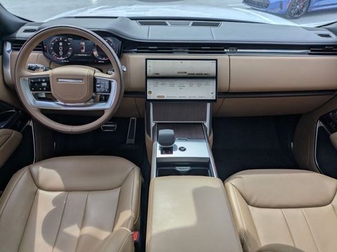 Certified 2025 Land Rover Range Rover Long Wheelbase SE AWD/4WD image 19