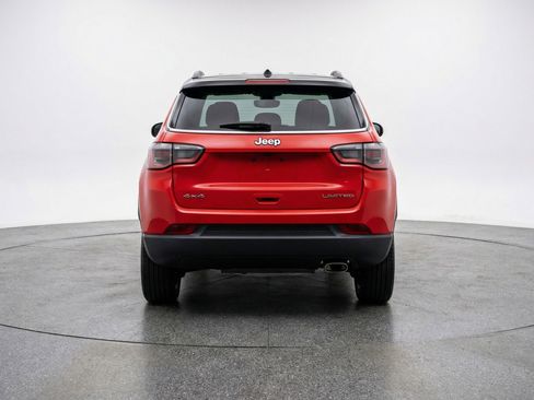 Used 2025 Jeep Compass Limited AWD/4WD image 7
