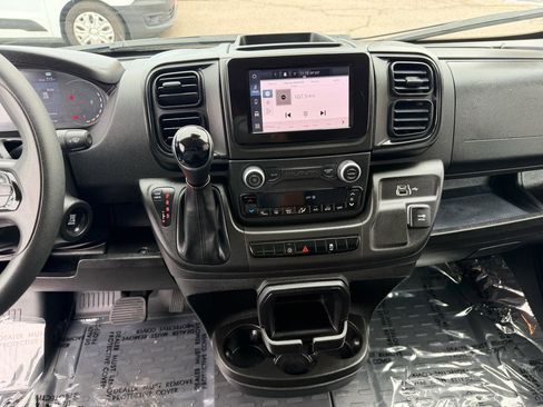Used 2025 RAM ProMaster 2500 w/ U-Haul Equipment Group FWD image 20