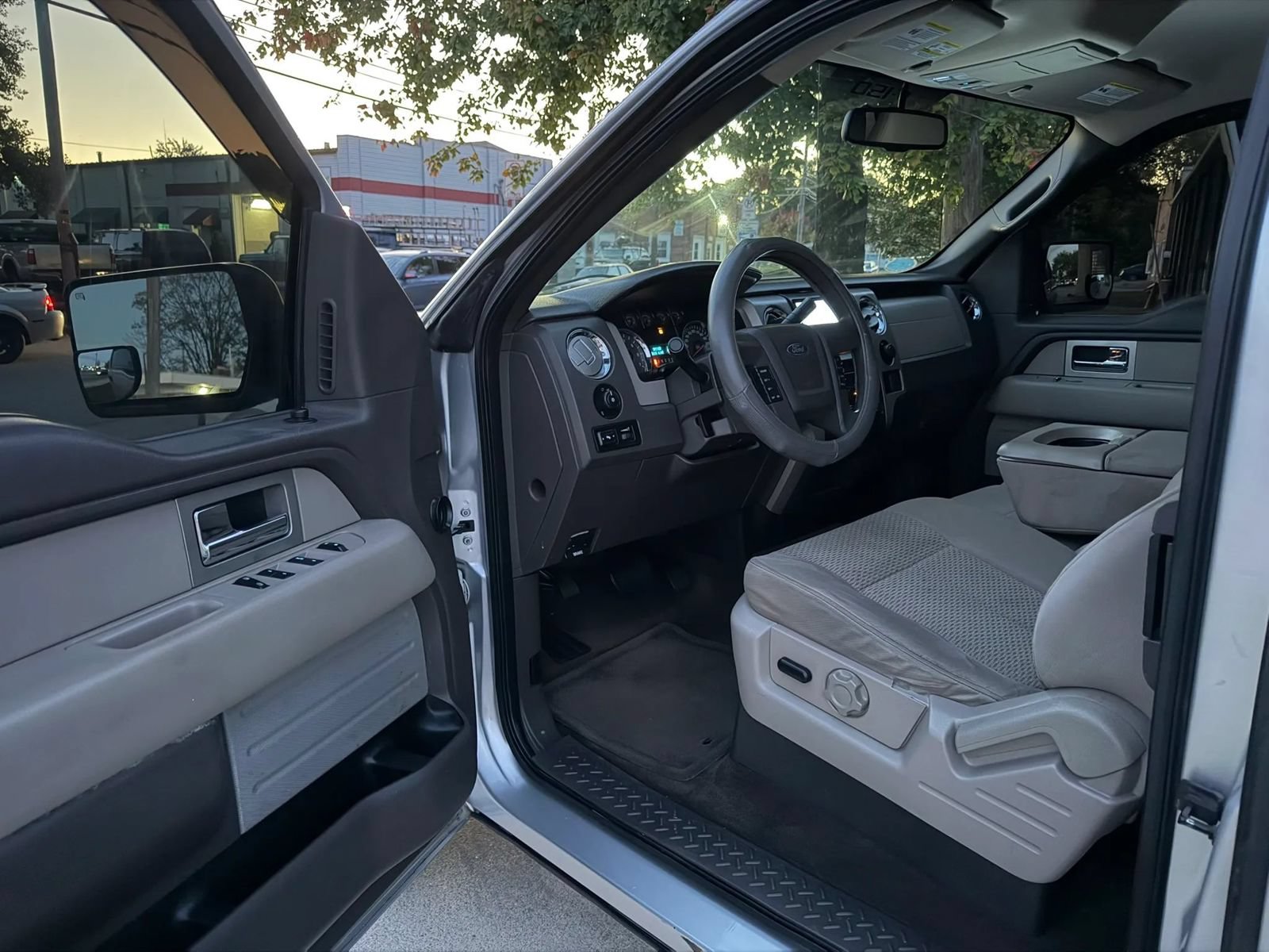 Used 2010 Ford F150 FX4 AWD/4WD image 11