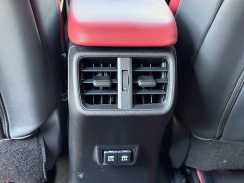 Used 2019 Lexus UX 200 image 26