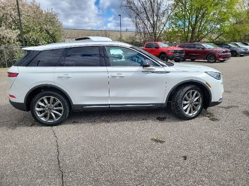 Used 2020 Lincoln Corsair AWD w/ Premium Package image 2