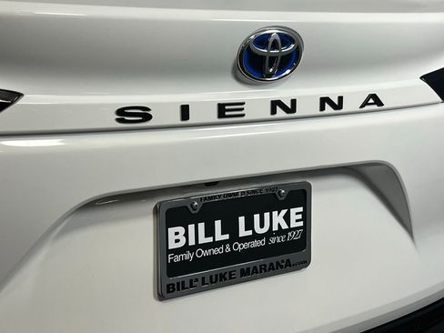 Used 2025 Toyota Sienna XSE image 14