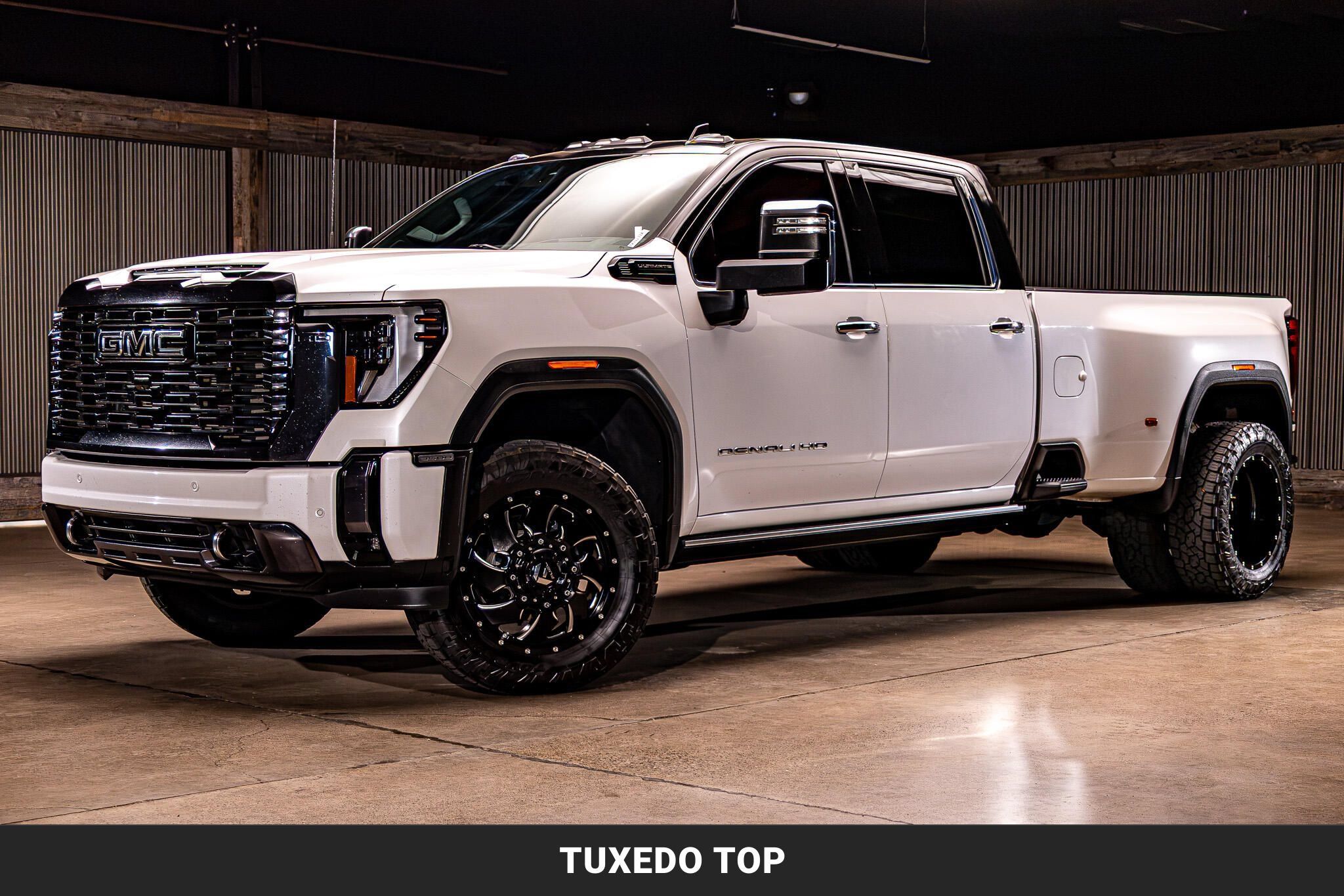 Used 2024 GMC Sierra 3500 Denali Ultimate AWD/4WD image 4