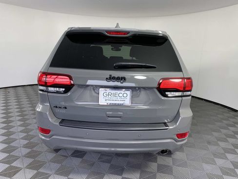 Used 2022 Jeep Grand Cherokee Laredo X AWD/4WD image 7