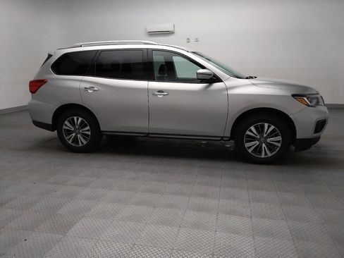 Used 2020 Nissan Pathfinder SL AWD/4WD image 11